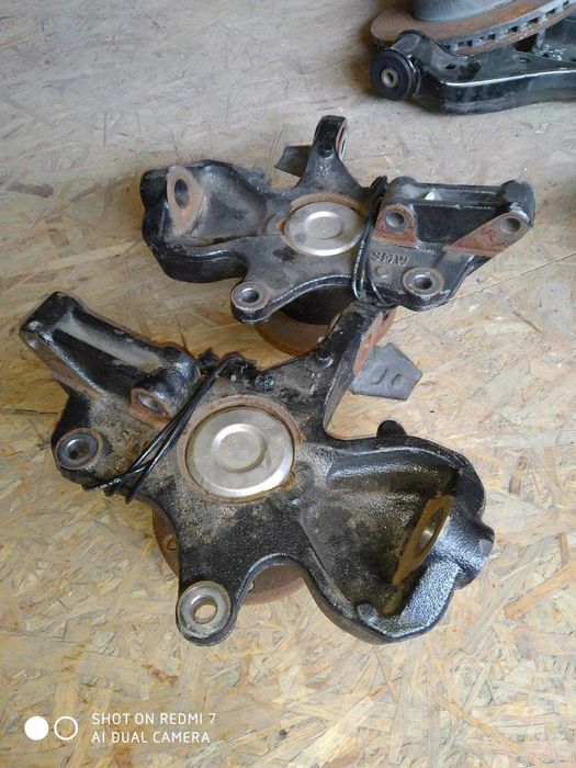 Ступица Спринтер 906 поворотный кулак Sprinter 906 цапфа Крафтер перед