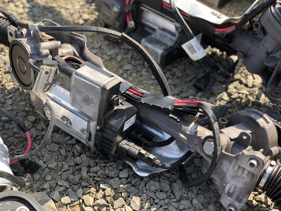 Рулевая рейка Пассат Б6 Шкода А5 Кадди 3 Тоуран рульова рейка Passat