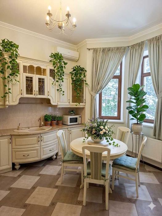 Продам будинок котедж 307 м2, з бомбосховищем, м. Студентська