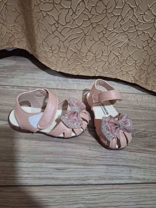 Продам туфельки для дівчинки