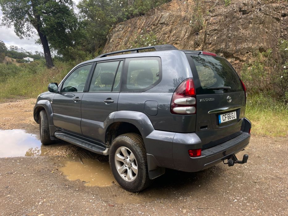 Toyota Land Cruiser - 120 Series - Como Novo - 6 velocidades • Antigo IUC