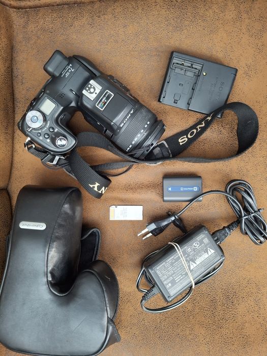 Sony Cyber-shot DSC-F828 para Peças ou Reparação + Acessórios Originais