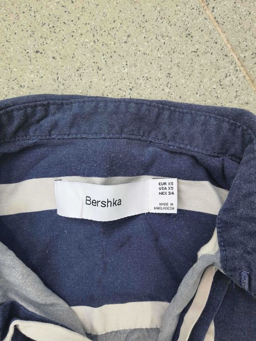 Camisa Bershka em ótimo estado