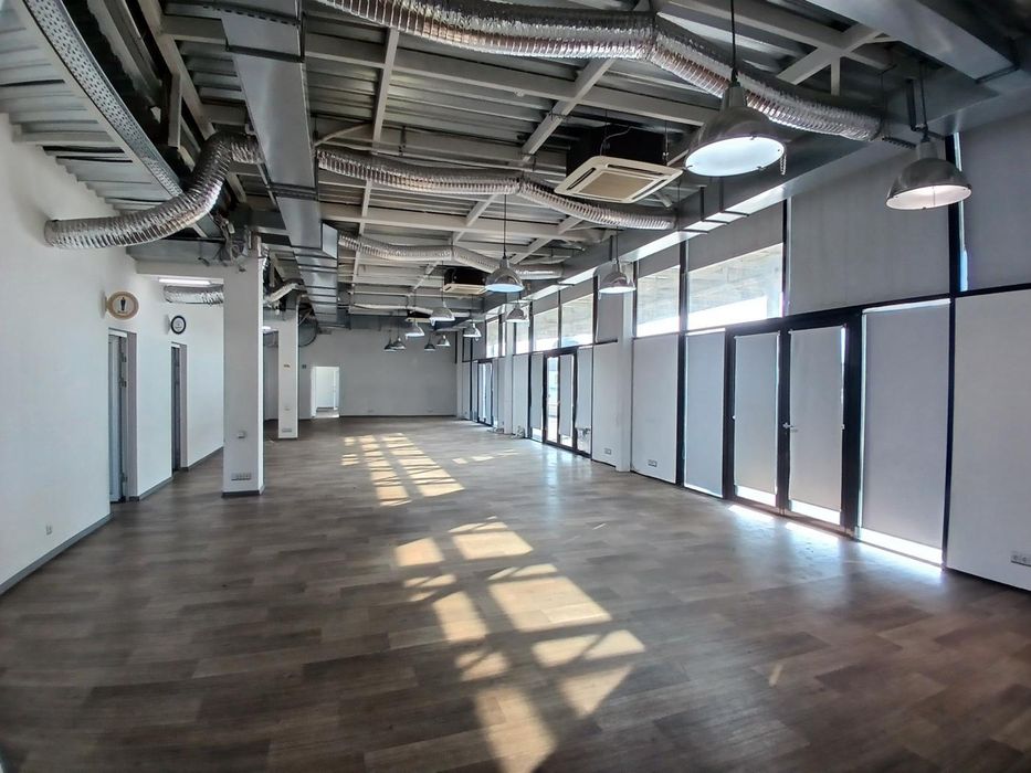 Оренда приміщення: офісний поверх 520м2, Центр, опалюється