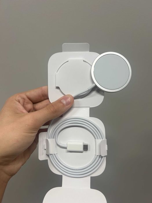 Безпровідна зарядка Apple MagSafe Type-C / USB-C для айфону iphone