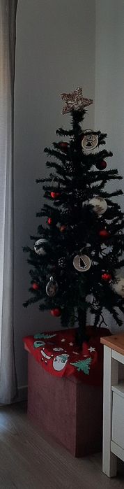 Vendo árvore de natal 120cm bem estimada