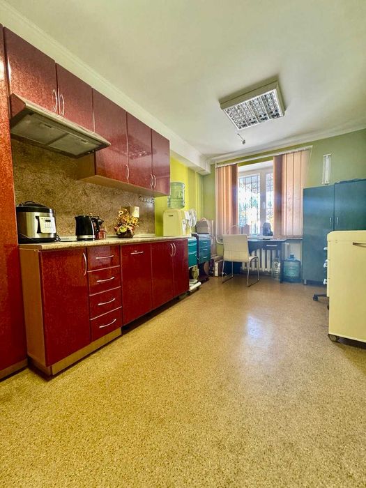 Комерційне приміщення, ФАСАД, р-н Круг, пр-т Перемоги (A11)