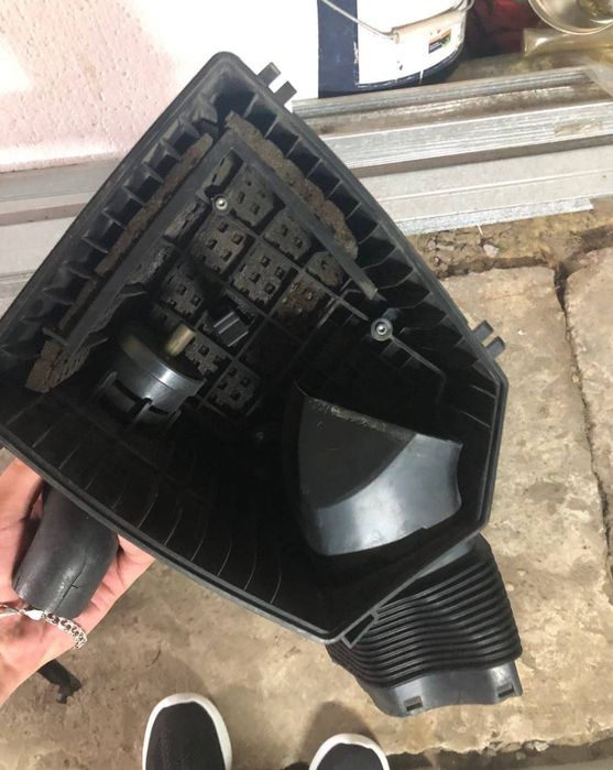 Продам  корпус воздушного фильтра на Audi A6C6 2.0 TFSI