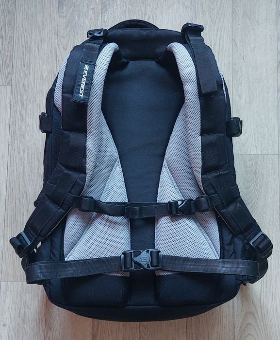 Рюкзак б/у универсальный EVEREST 30L, c дождевиком (Sweden)