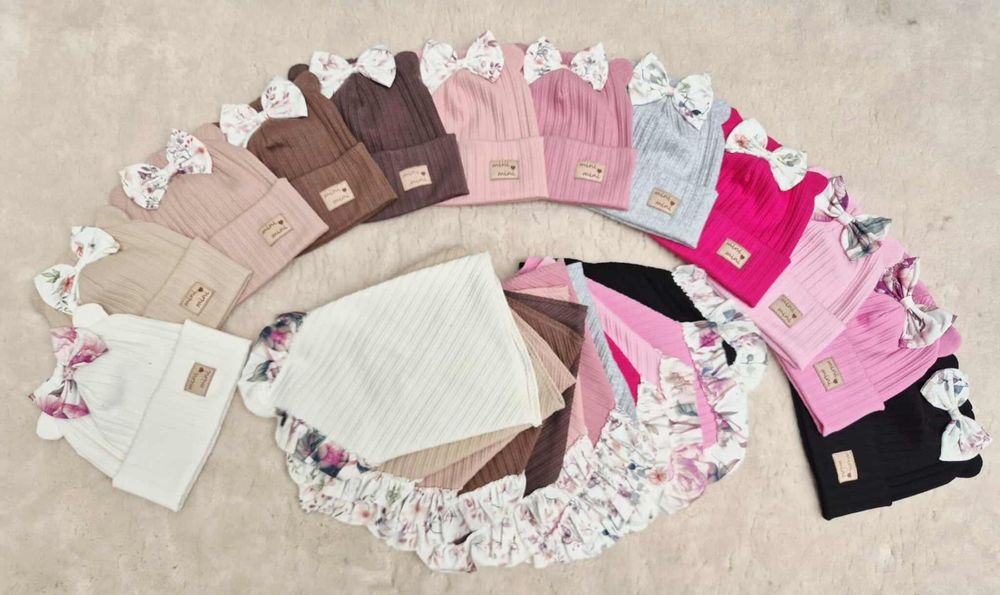 Komplet prążkowany dla dziewczynki Polska produkcja