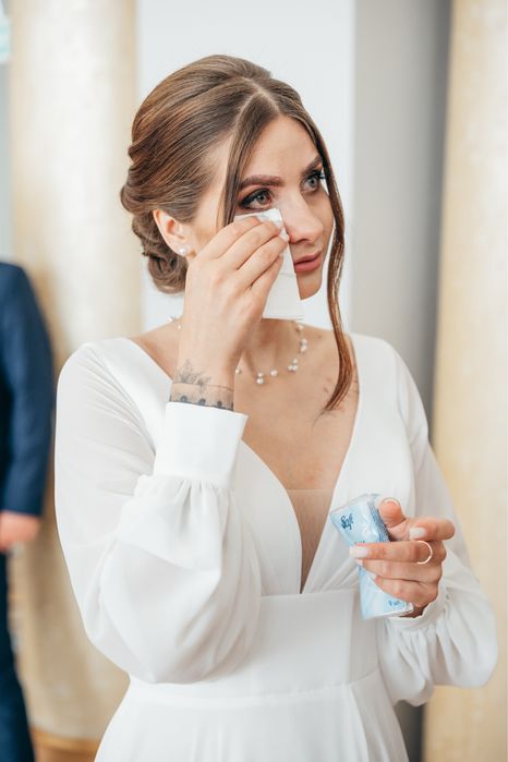 Весільна сукня.