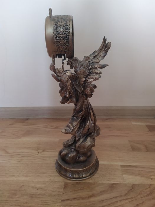 Годинник, часи, сувенір