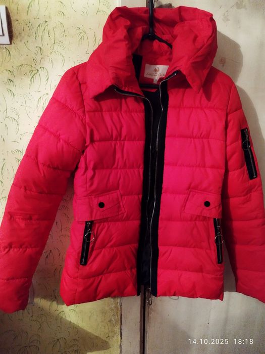 Курточка в ідеальному стані