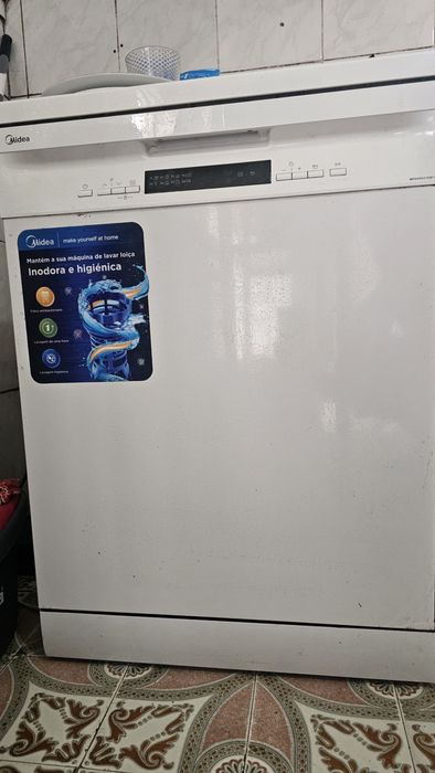 Máquina de Lavar Loiça MIDEA MFD60S210W