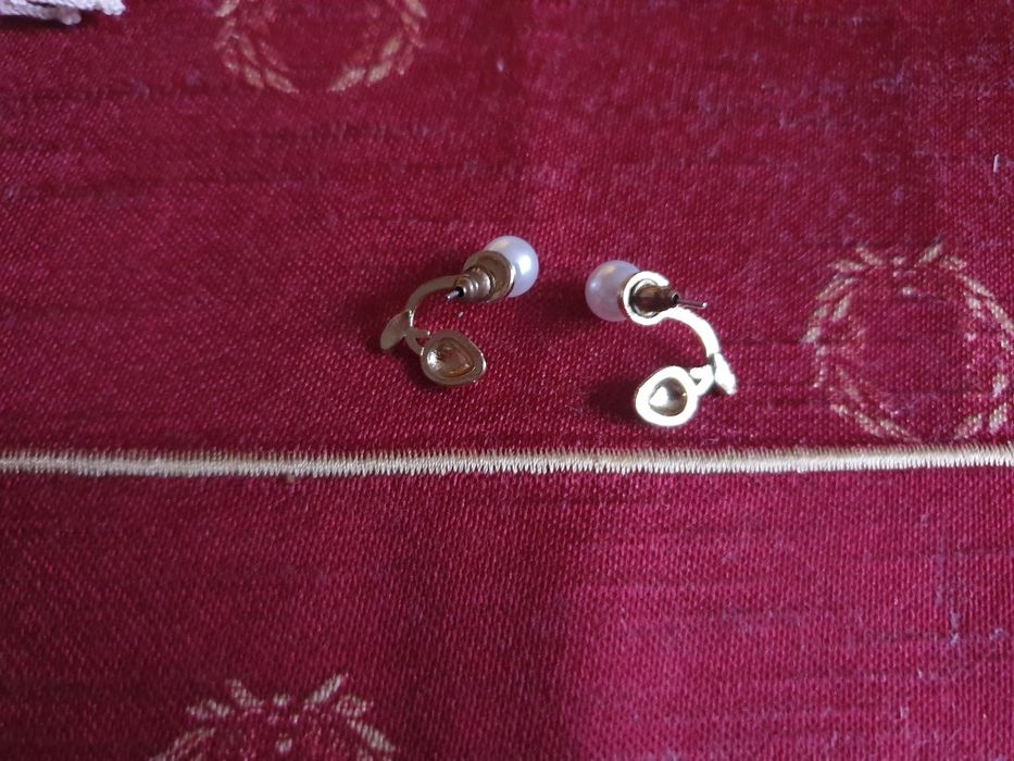 Kolczyki wkręty.