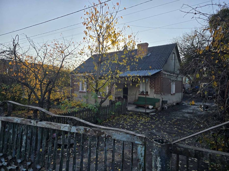 Продаж цегляного будинку.