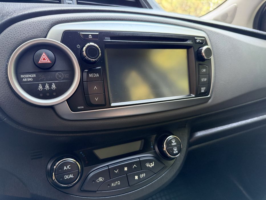 Toyota Yaris 2012 АВТОМАТ!!