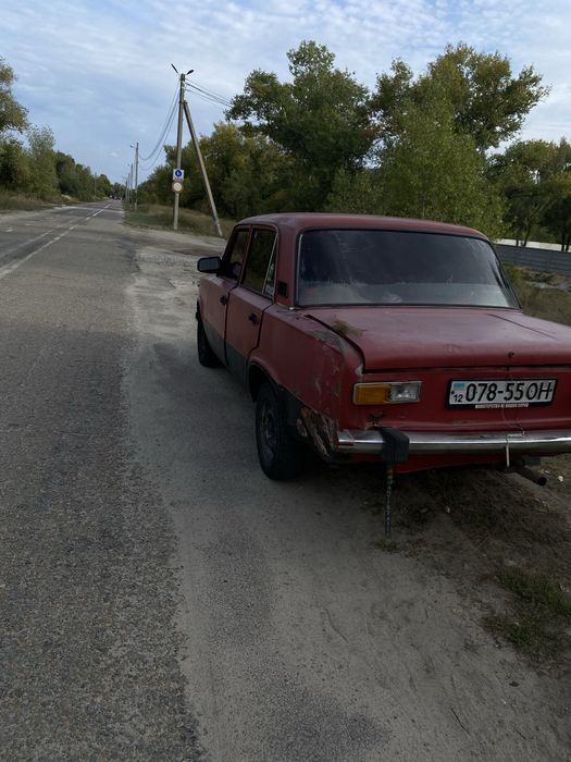 Продаю ваз 21011