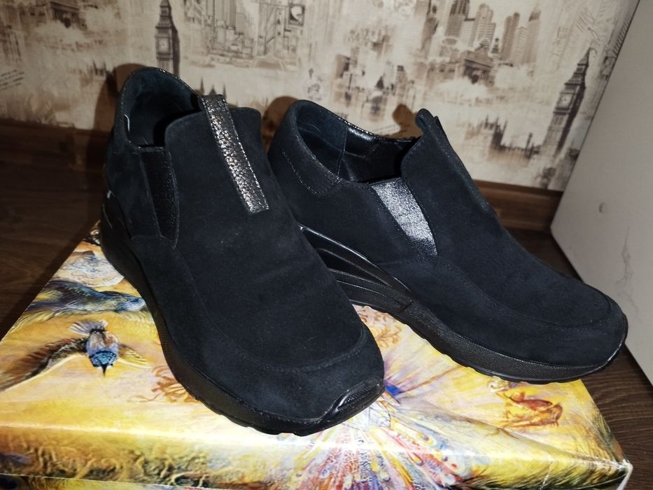 Кросівки шкіряні жіночі Topas collection