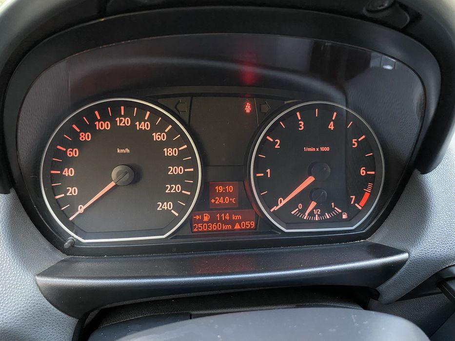 Автомобиль BMW 116I E87 1,6 Бензин AWT Официальное авто БМВ