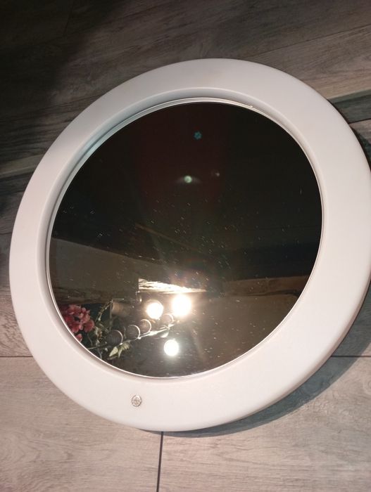 Lustro LED wiszące okrągłe w białej ramie 45cm