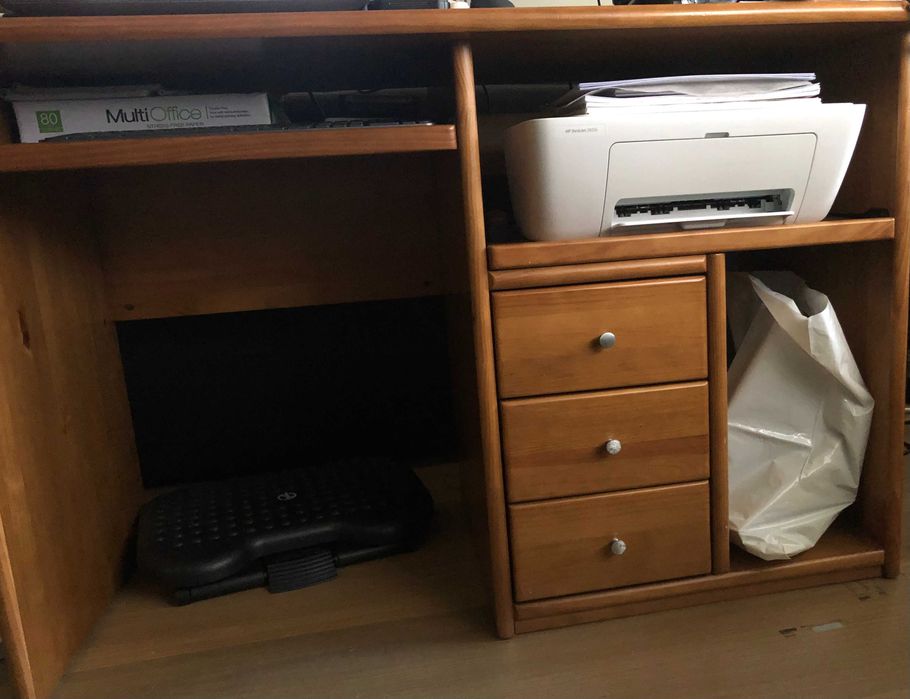 Secretária de escritório em pinho