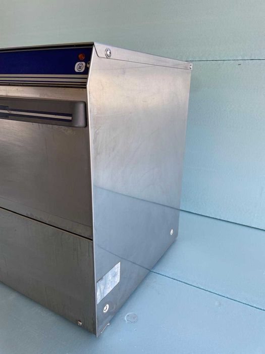 máquina de lavar chávenas e copos profissional