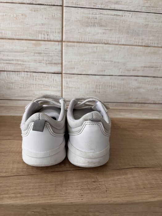 Білі кросівки Adidas дитячі fr 32 us 1
