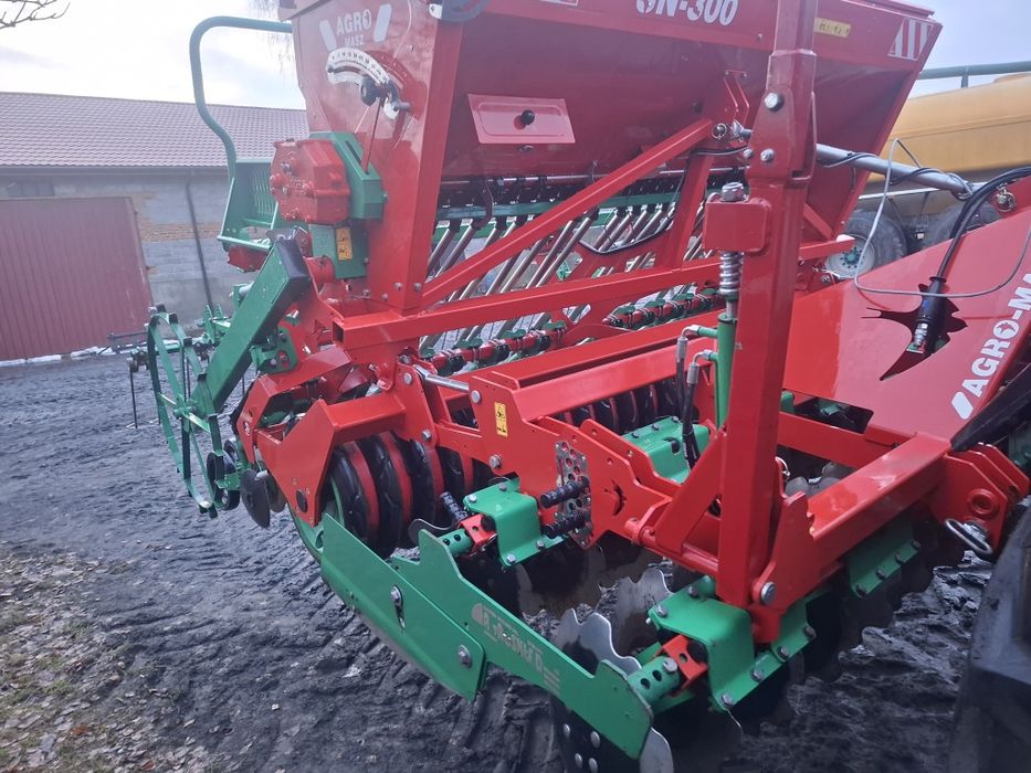 Siewnik agregat uprawowo siewny talerzowy agro masz SN 300