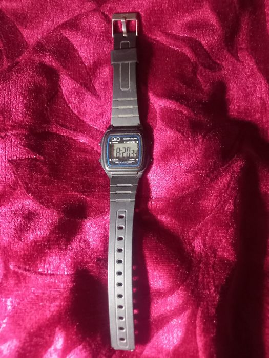 Годинники на елементах живлення