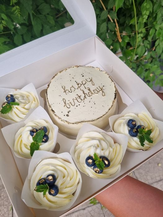 Торти та капкейки на замовлення