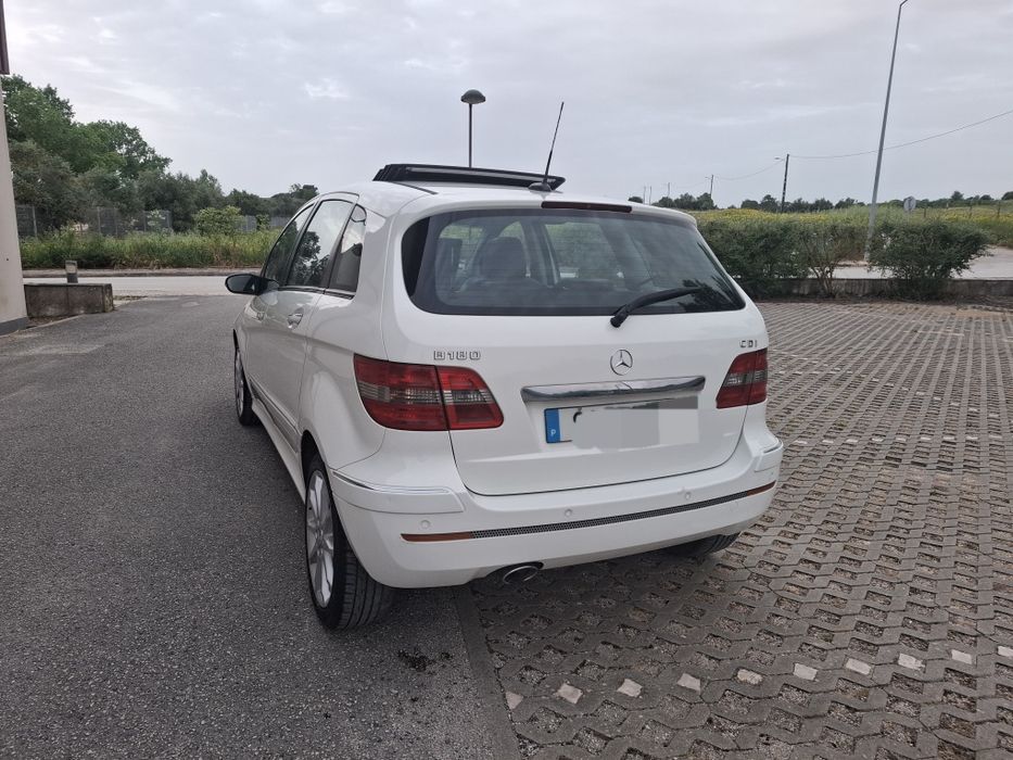 Mercedes benz b180
