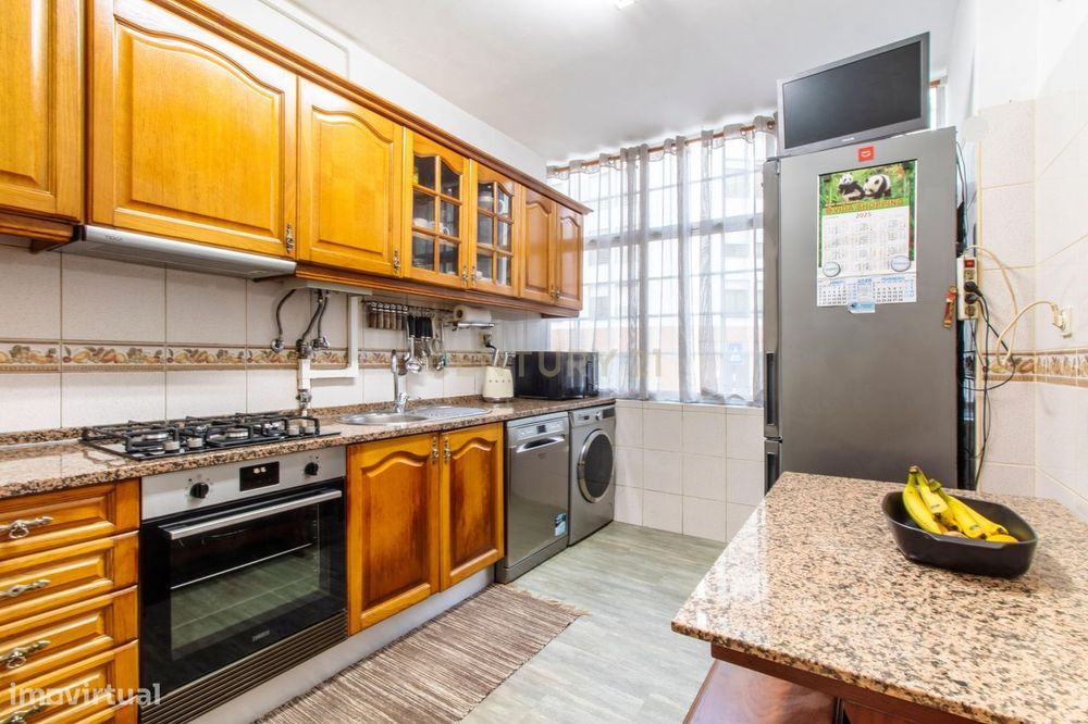 Apartamento T3 com GARAGEM no Feijó