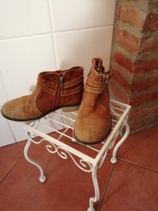 Botas em pele/camurça 30 bom estado