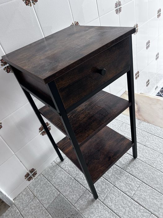 Mesa de apoio castanho