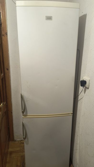 Холодильник zanussi