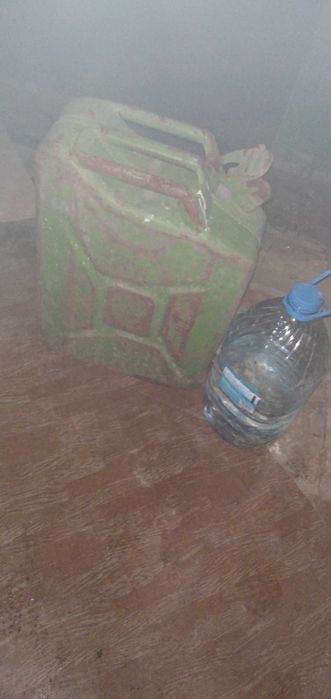 Канистра под топливо