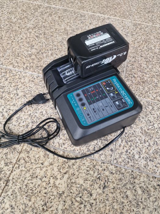 carregador rápido compatível com baterias Makita, modelo ⁠DC18RC  mais 1 baterias