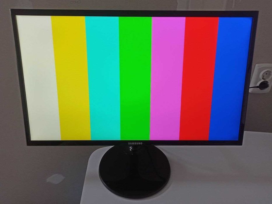 Монітор Samsung S24F350FHI 24" IPS/Full HD/HDMI 10/10