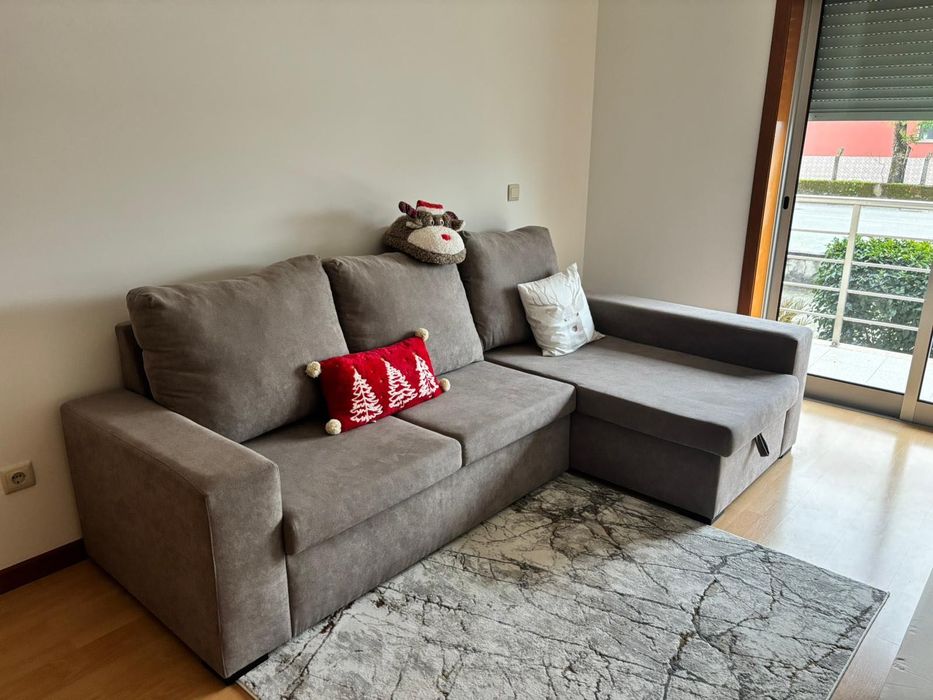 Sofá cama cinza, chaise long
