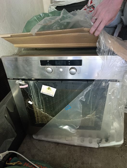 Духовой шкаф whirpool (разбито стекло)