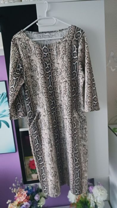 Nowa ładna sukienka