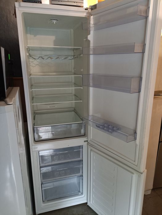 Продам холодильник Веко 2 метра