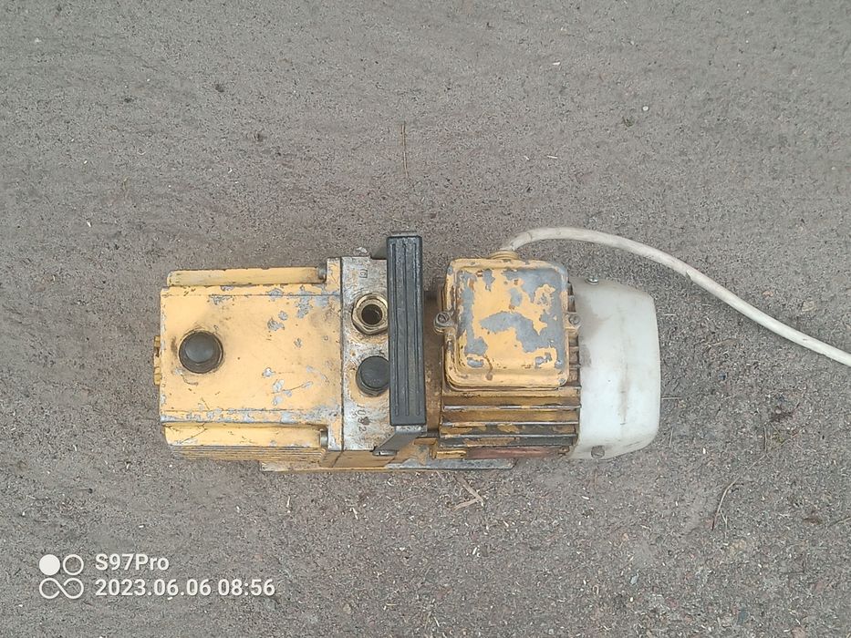 Насос Вакуумний трех фазний