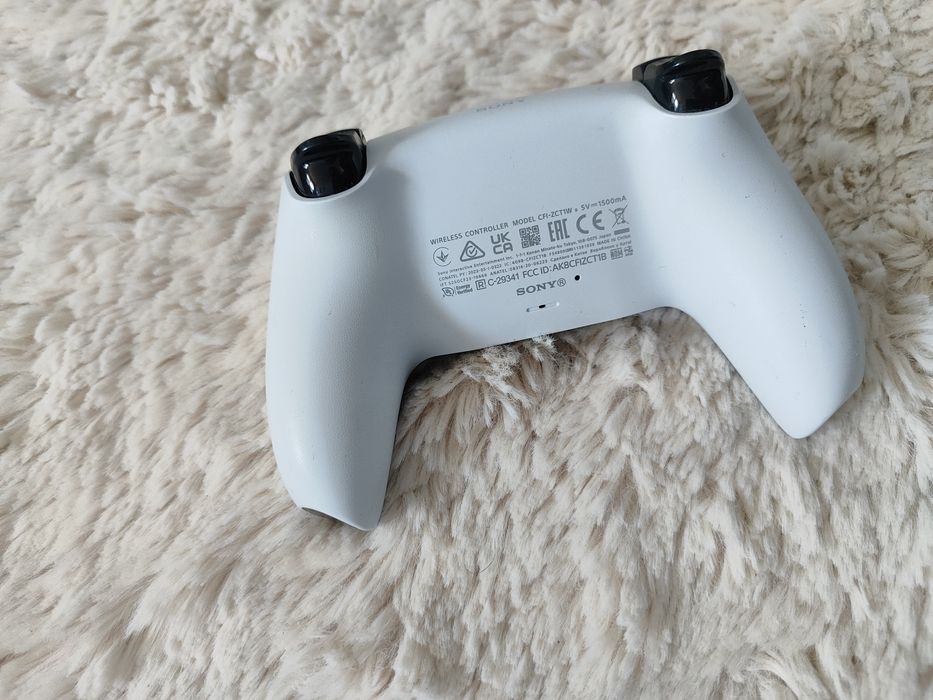 Pad do ps5 Dualsense z analogami TMR