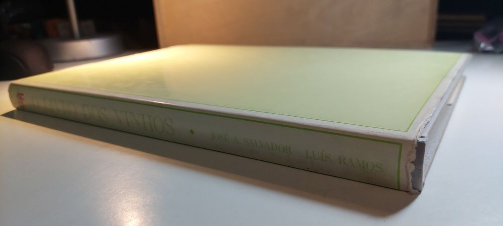 O Livro dos Vinhos - José A. Salvador, Luís Ramos