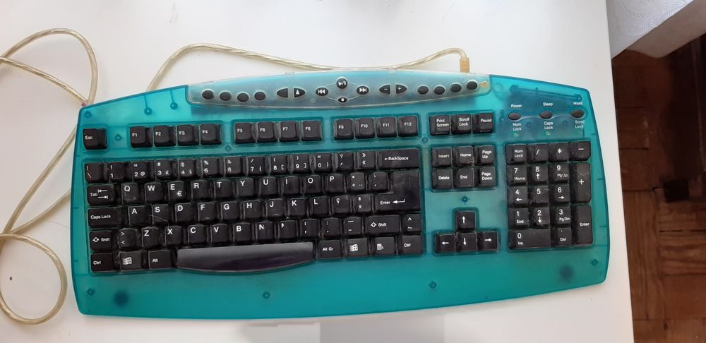 Monitor de PC NOKIA 700 C + teclado (16 polegadas)+cabo VGA+ scanner