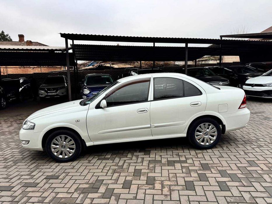 Nissan Almera 2010