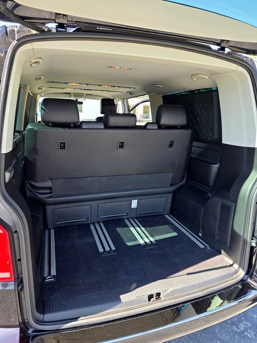 Wynajem Busa premium VW Multivan t-6 w wersi long , 7 osobowy.