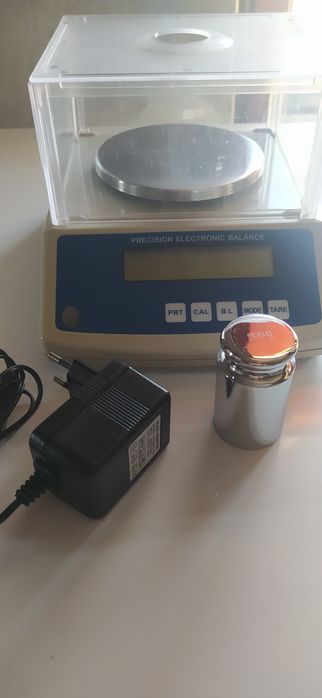 Весы лабораторные электронные